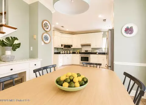 Dining - 126 Highwoods Blvd, Madison, MS 39110 photo 3 of 4