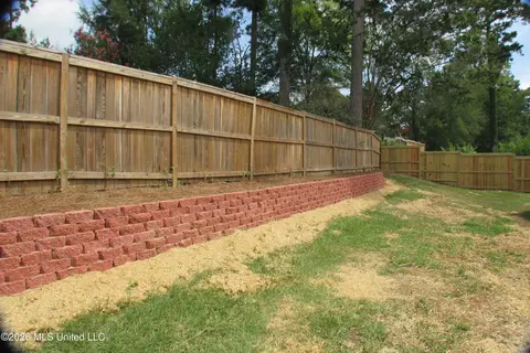 Exterior - 126 Highwoods Blvd, Madison, MS 39110 photo 6 of 7