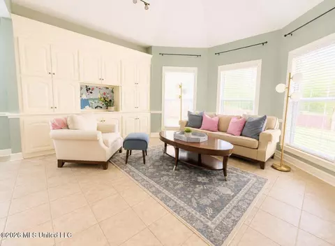 Living - 126 Highwoods Blvd, Madison, MS 39110 photo 1 of 1