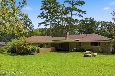Exterior - 41 Sagewood Dr, Brandon, MS 39042 photo 7 of 8