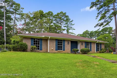 Exterior - 41 Sagewood Dr, Brandon, MS 39042 photo 2 of 8