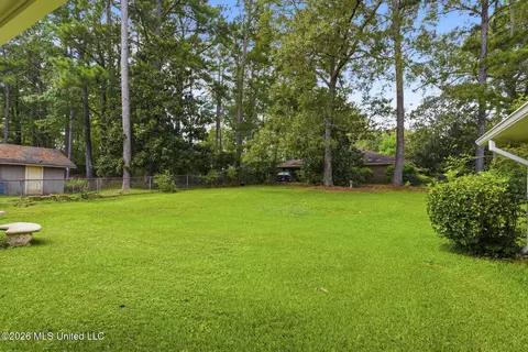 Exterior - 41 Sagewood Dr, Brandon, MS 39042 photo 6 of 8