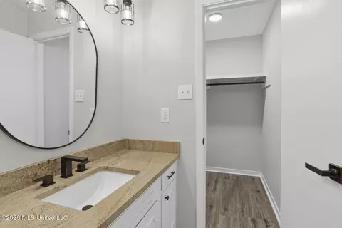 Bath - 41 Sagewood Dr, Brandon, MS 39042 photo 2 of 4