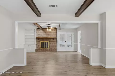 Living - 41 Sagewood Dr, Brandon, MS 39042 photo 1 of 4