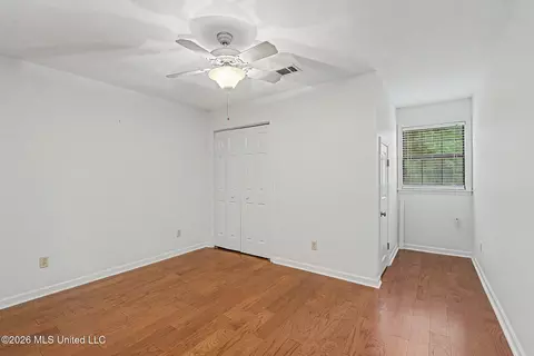 Bedroom - 1060 Wooten Rd, Nesbit, MS 38651 photo 2 of 3