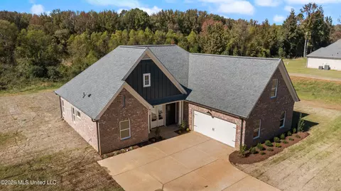 Exterior - 2373 S Highway 301, Hernando, MS 38632 photo 4 of 5
