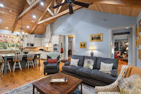 Living - 341 Johnstone Dr, Madison, MS 39110 photo 1 of 4