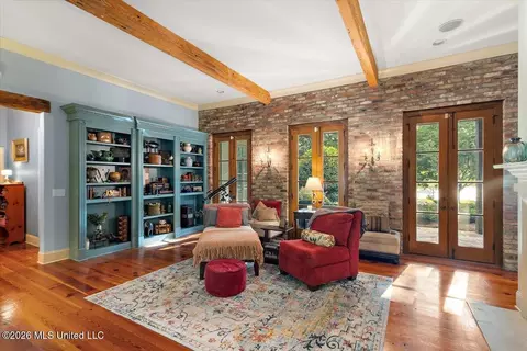 Living - 341 Johnstone Dr, Madison, MS 39110 photo 3 of 4