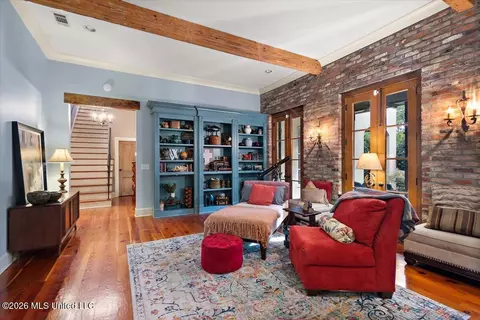Living - 341 Johnstone Dr, Madison, MS 39110 photo 4 of 4