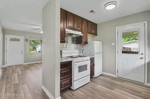 Entry Way - 103 Gandy Cir, Long Beach, MS 39560 photo 1 of 1