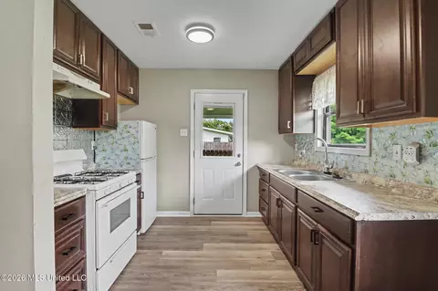 Kitchen - 103 Gandy Cir, Long Beach, MS 39560 photo 2 of 2