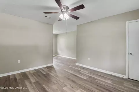 Living - 103 Gandy Cir, Long Beach, MS 39560 photo 3 of 4