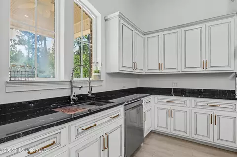 Kitchen - 129 Debert Adams Rd, Lucedale, MS 39452 photo 4 of 5