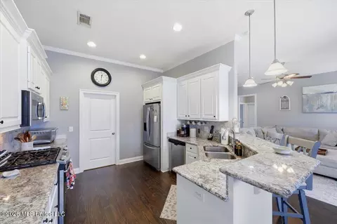 Kitchen - 444 Cumberland Rdg, Madison, MS 39110 photo 2 of 4