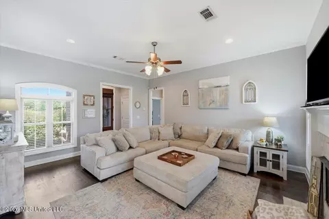 Living - 444 Cumberland Rdg, Madison, MS 39110 photo 1 of 1