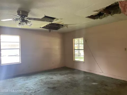 Living - 3866 River Pine Dr, Moss Point, MS 39563 photo 3 of 3