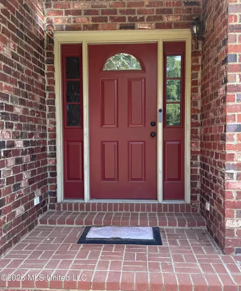Exterior - 174 White Oak Dr, Grenada, MS 38901 photo 3 of 4