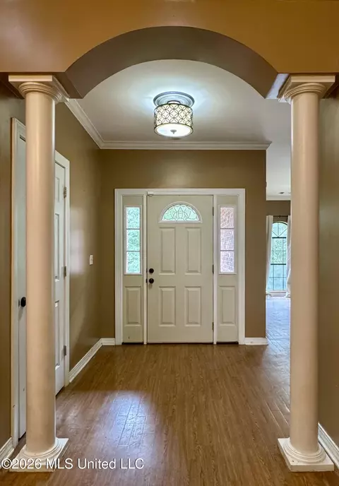 Entry Way - 174 White Oak Dr, Grenada, MS 38901 photo 1 of 1