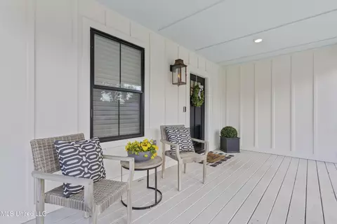 406 Russell Ave, Ocean Springs, MS 39564