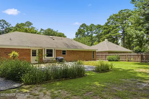 Exterior - 419 Trace View Rd, Madison, MS 39110 photo 6 of 9
