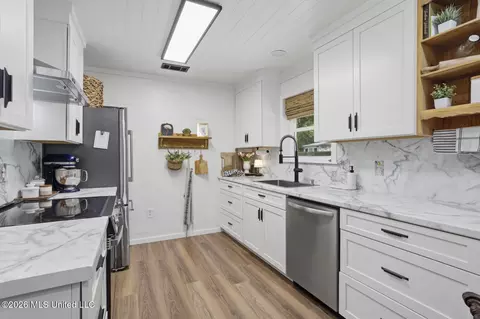 Kitchen - 419 Trace View Rd, Madison, MS 39110 photo 1 of 4