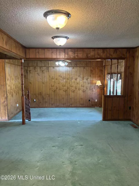 Living - 458 Maple St, Hickory Flat, MS 38633 photo 1 of 3