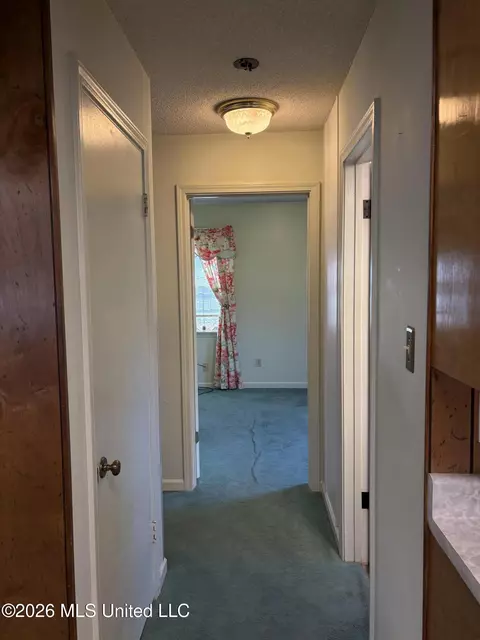 Entry Way - 458 Maple St, Hickory Flat, MS 38633 photo 1 of 2
