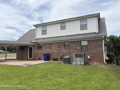 Exterior - 458 Maple St, Hickory Flat, MS 38633 photo 3 of 4
