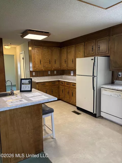 Kitchen - 458 Maple St, Hickory Flat, MS 38633 photo 2 of 3