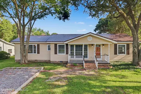 317 42nd St, Gulfport, MS 39507