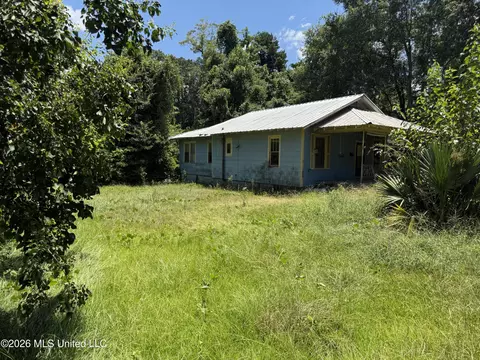 Exterior - 920 Howe St, Mccomb, MS 39648 photo 2 of 3