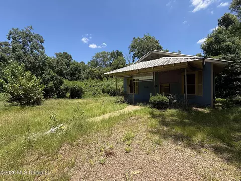 Exterior - 920 Howe St, Mccomb, MS 39648 photo 3 of 3