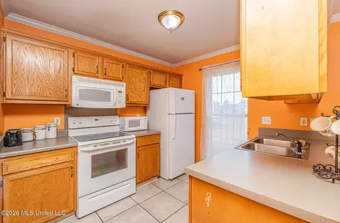 Kitchen - 4424 Blake Cir, Byram, MS 39272 photo 2 of 2
