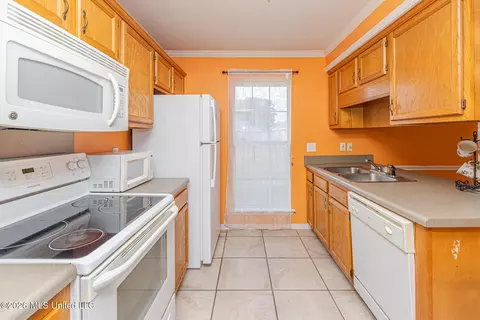 Kitchen - 4424 Blake Cir, Byram, MS 39272 photo 1 of 2