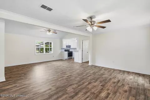 Living - 232 Trojan Dr, Pearl, MS 39208 photo 1 of 6