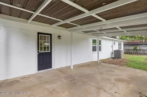 Exterior - 232 Trojan Dr, Pearl, MS 39208 photo 2 of 4