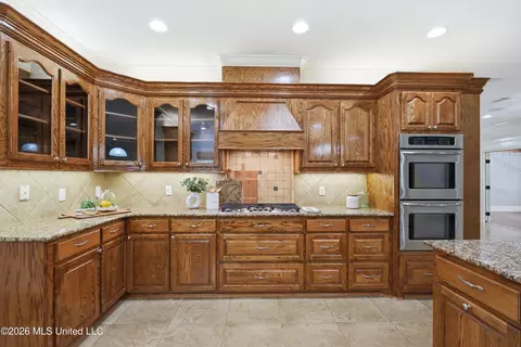 Kitchen - 165 Cody Ln, Brandon, MS 39042 photo 3 of 5