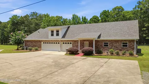 Exterior - 165 Cody Ln, Brandon, MS 39042 photo 2 of 16