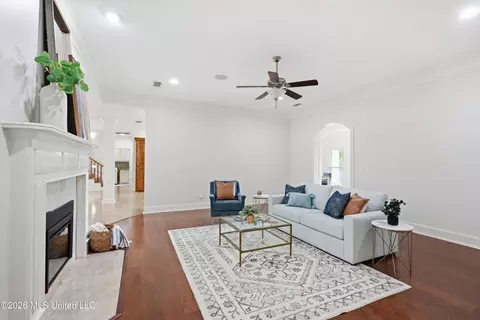 Living - 165 Cody Ln, Brandon, MS 39042 photo 4 of 8