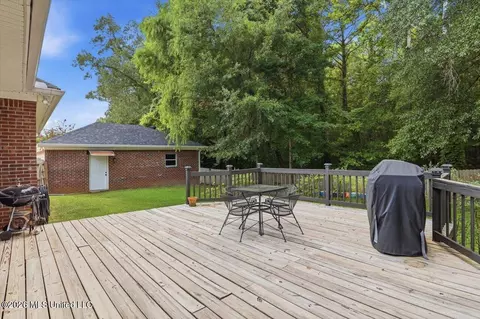 Exterior - 108 Bluebird Cv, Brandon, MS 39042 photo 5 of 10