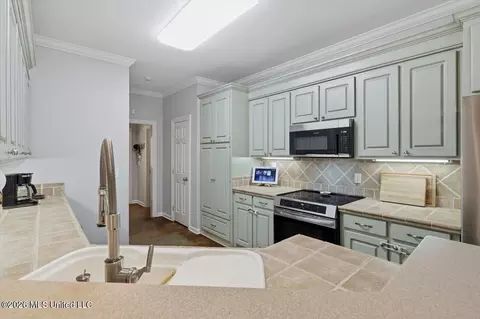 Kitchen - 108 Bluebird Cv, Brandon, MS 39042 photo 1 of 3