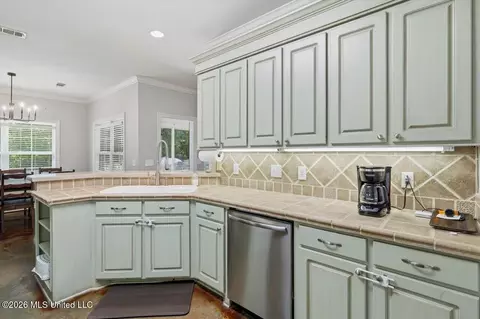 Kitchen - 108 Bluebird Cv, Brandon, MS 39042 photo 2 of 3