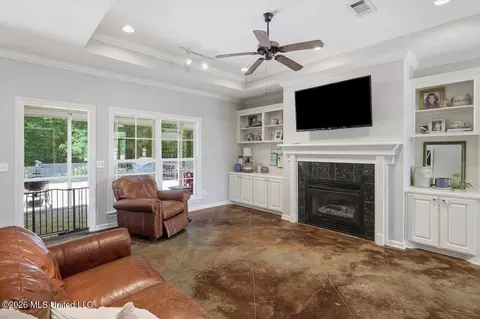 Living - 108 Bluebird Cv, Brandon, MS 39042 photo 2 of 2