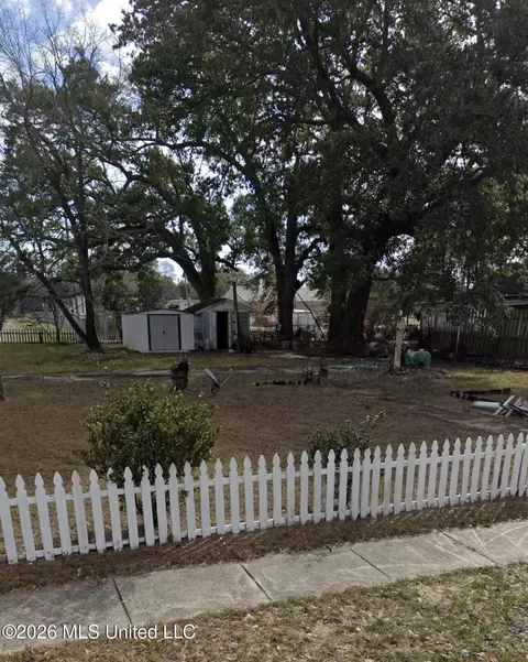 1720 Eastward Dr, Gulfport, MS 39501