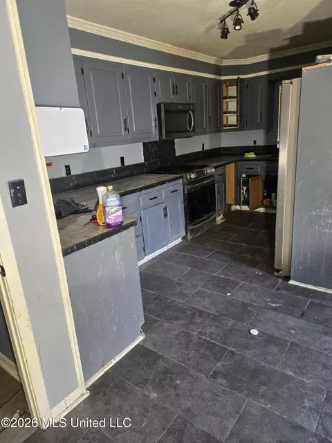 Kitchen - 266 Sundown Trl, Jackson, MS 39212 photo 1 of 3