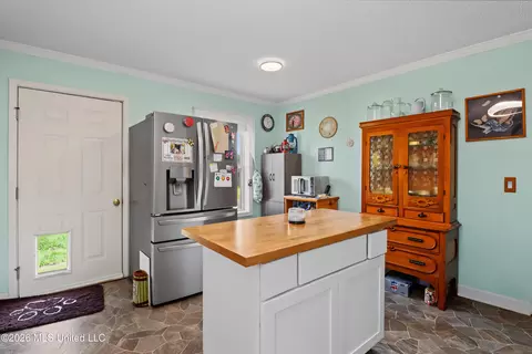 Kitchen - 19191 N Clairmonte St, Saucier, MS 39574 photo 2 of 3