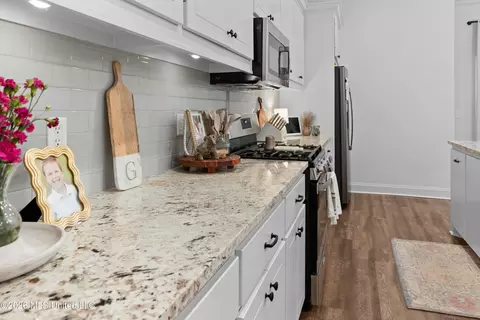 Kitchen - 136 Serenity Ln, Pearl, MS 39208 photo 3 of 4