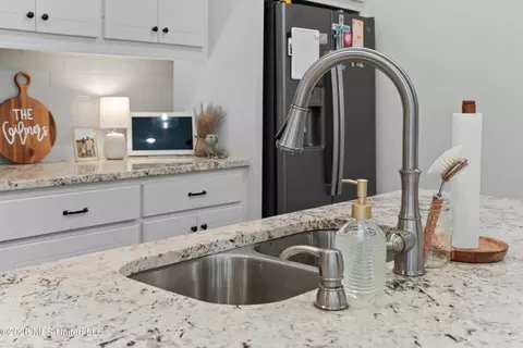 Kitchen - 136 Serenity Ln, Pearl, MS 39208 photo 2 of 4