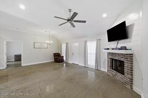 Living - 557 Brighton Trl, Florence, MS 39073 photo 2 of 2