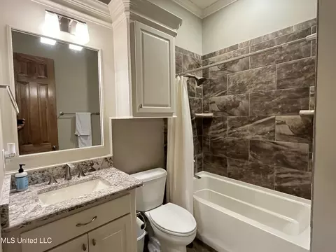 Bath - 210 White St, Florence, MS 39073 photo 12 of 13
